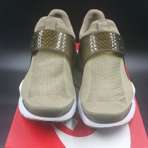 Nike Sock Dart Ankle-High  Running shoe